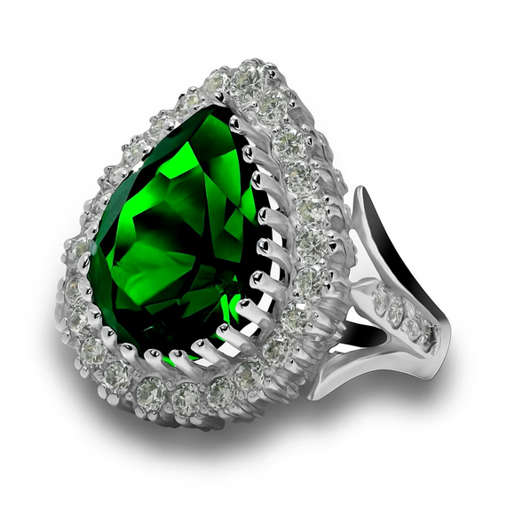 خاتم السلطانة هُيام | Emerald and  Moissanite Diamond - زمرد أخضر والماس موزنايت