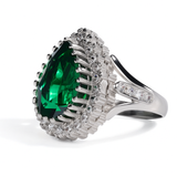 خاتم السلطانة هُيام | Emerald and  Moissanite Diamond - زمرد أخضر والماس موزنايت