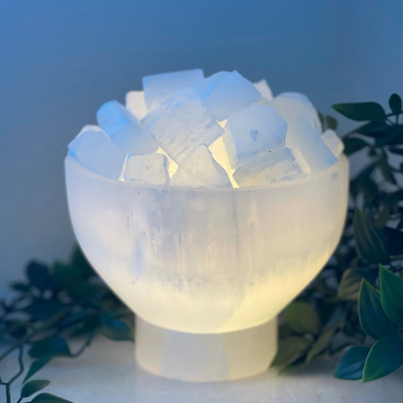 مصباح السيلنايت مع أحجار كريمة خام - selenite cup light With gemstone