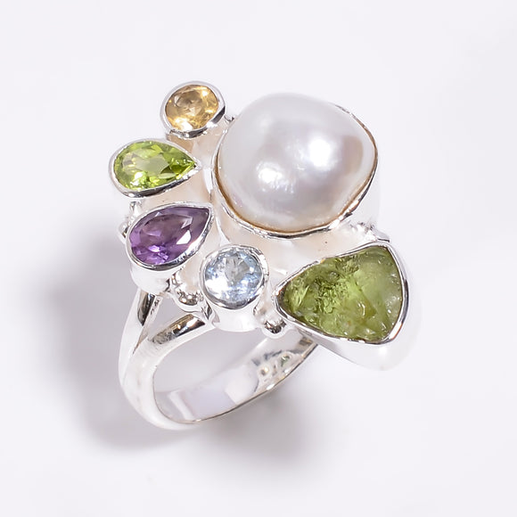Baroque Pearl Peridot Gemstone Ring  - خاتم اللؤلؤ والزبرجد