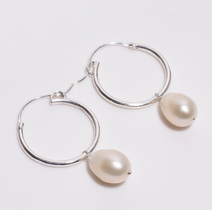 Pearl Gemstone Hoop Earrings - حلق حجر الؤلؤ