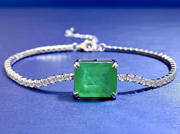 Emerald Gemstone Bracelet  الزمرد الاخضر والتوباز الابيض