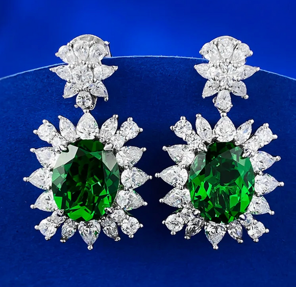 Emerald & White Topaz Earring -  حلق الزمرد الأخضر والتوباز الابيض