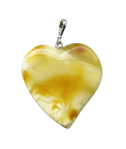Heart Amber Necklace- قلادة العنبر على شكل قلب