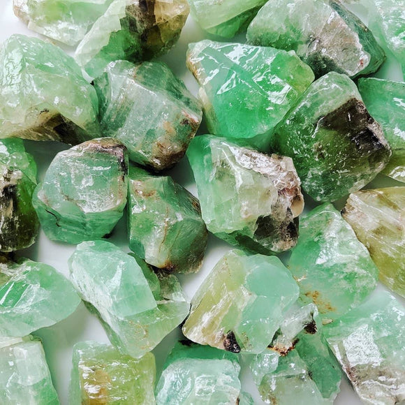 green Calcite stone | حجر الكالسايت الأخضر